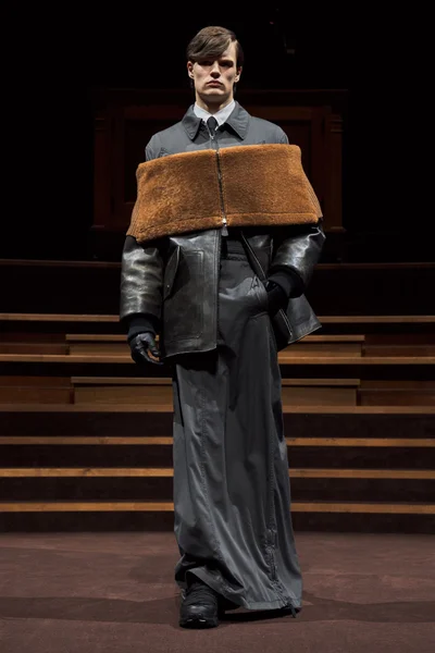 Look 39